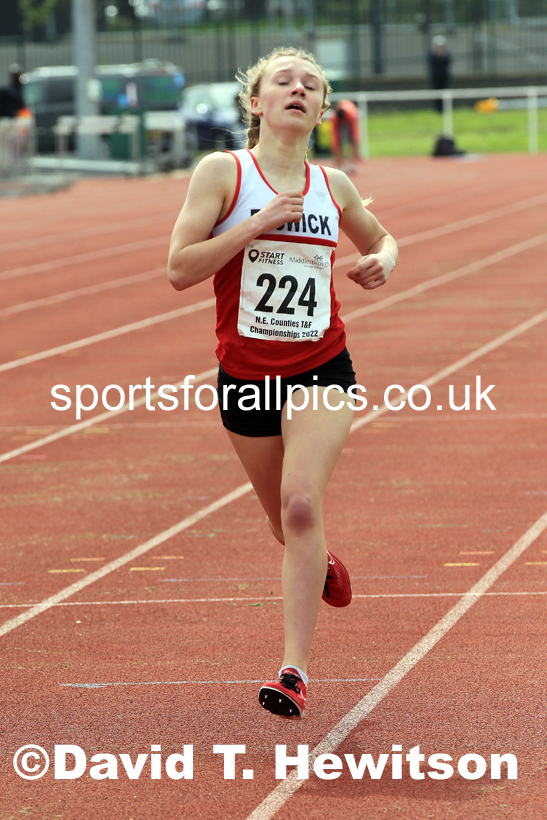 Women and Girls 800 metres, 2022 North Eastern Track and Field Champs., Middlesbrough. David T. Hewitson/Sports for All Pics